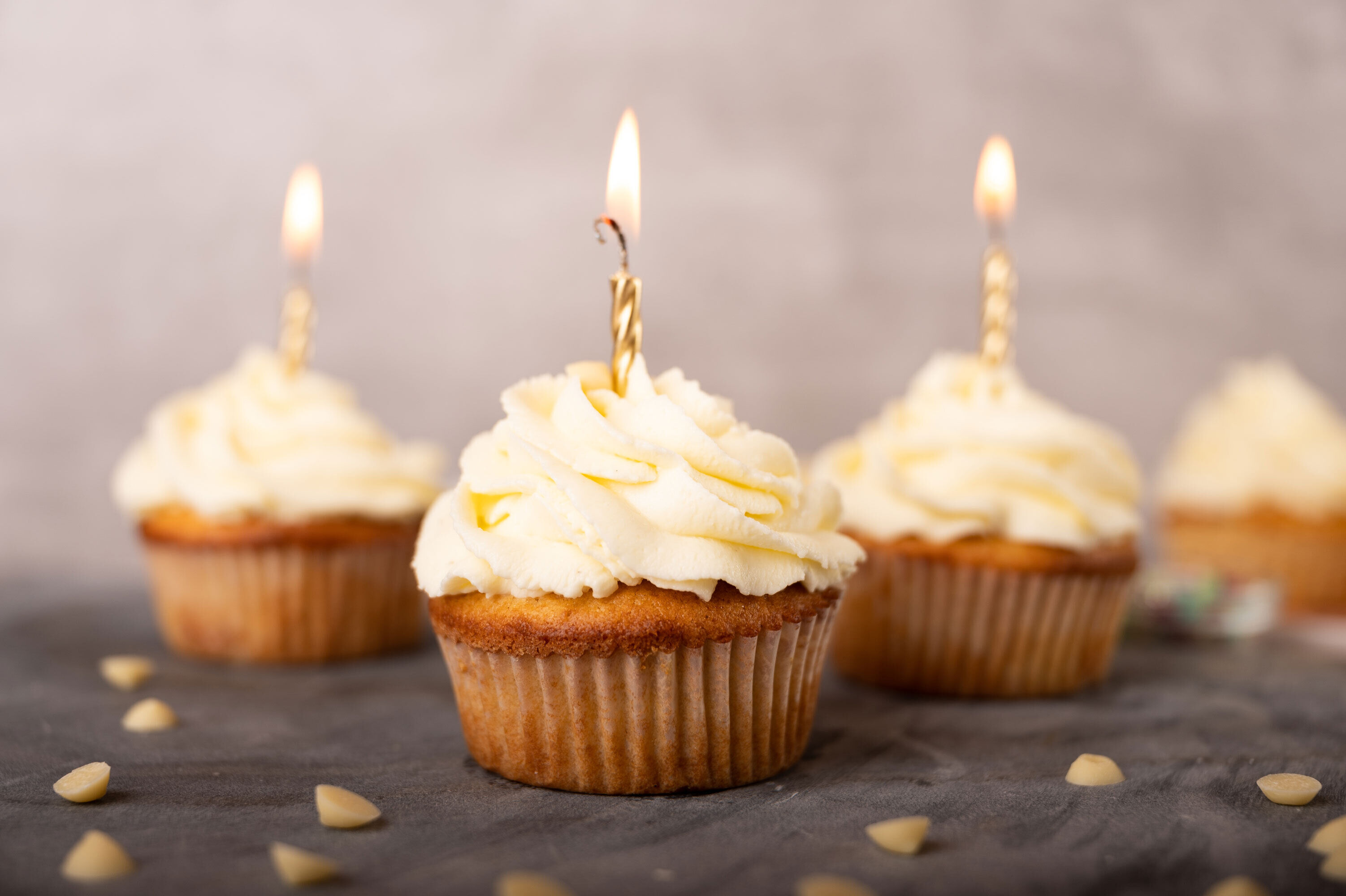 Cupcake Grundrezept mit Frischkäse-Frosting