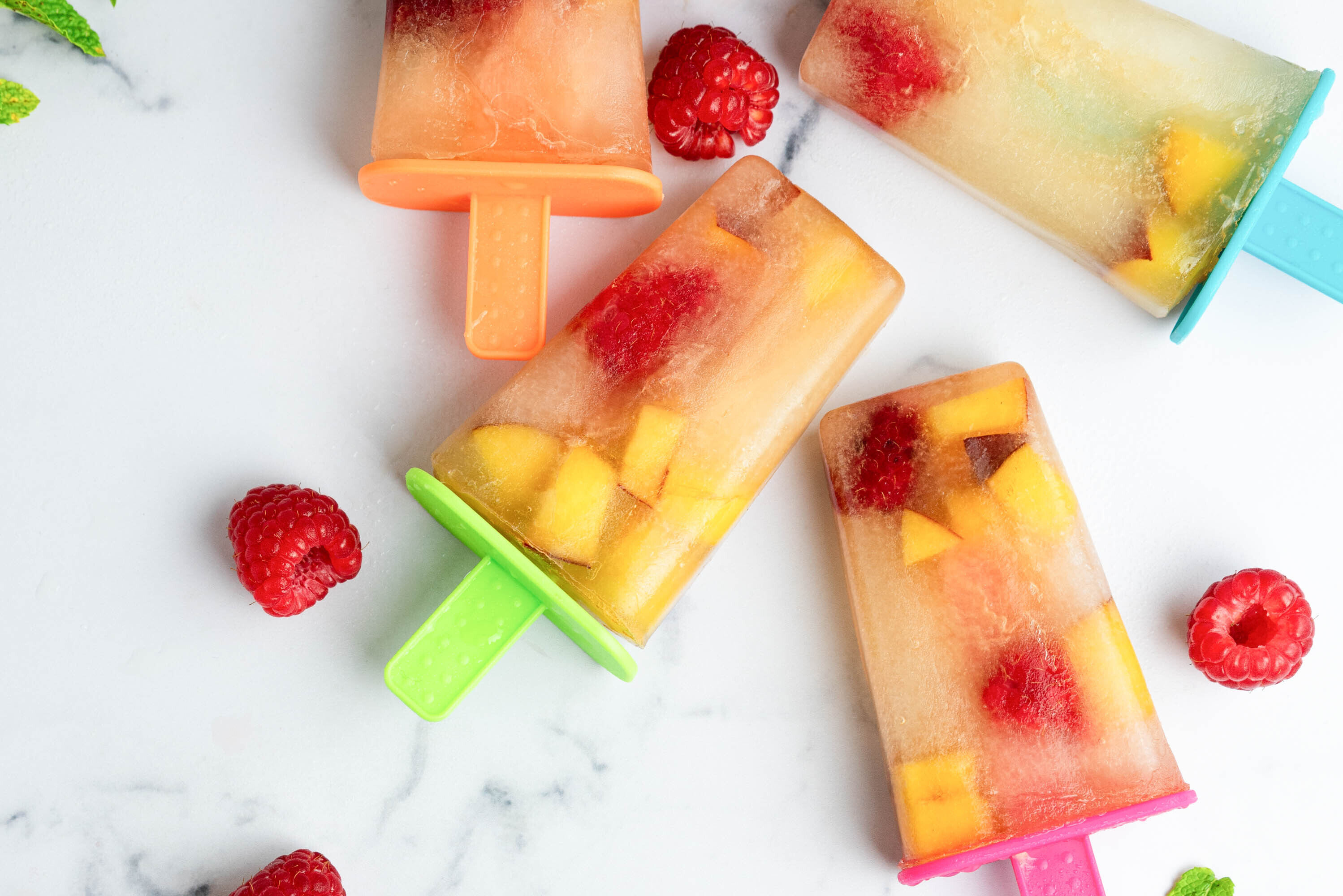 Selbstgemachte Pfirsich Eistee Popsicles: Erfrischender Sommersnack